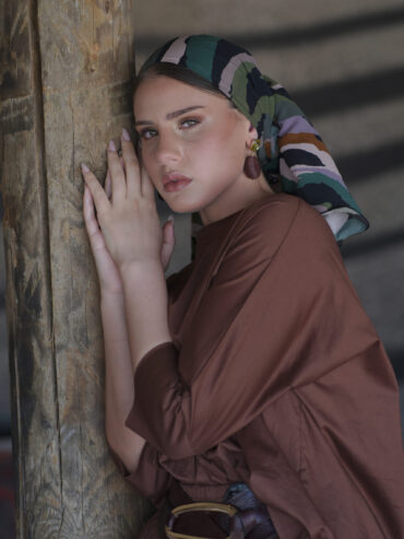 Scarf with a zebra print in shades of green