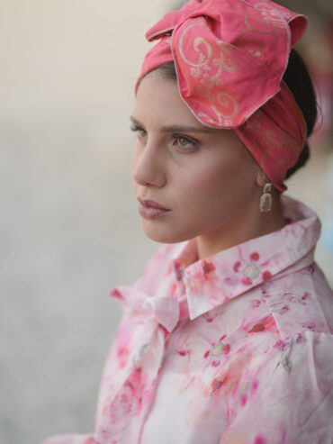 Flexible coral pink band